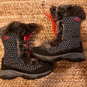 The North Face girls winter boots size 4.